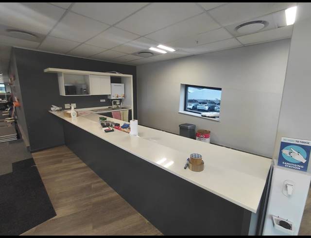 334M² OFFICE TO LET IN VORNA VALLEY